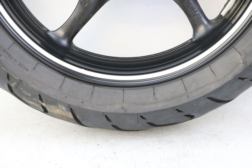 photo de LLANTA TRASERA Y NEUMÁTICO YAMAHA XJ6 ABS 600 (2008 - 2016)