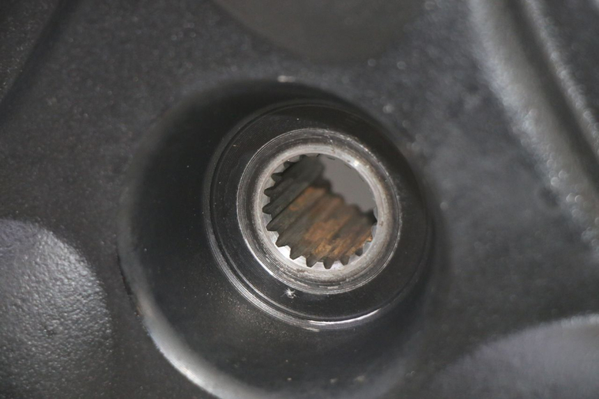 photo de LLANTA TRASERA KYMCO AGILITY 4T 50 (2018 - 2022) - Primer plano técnico