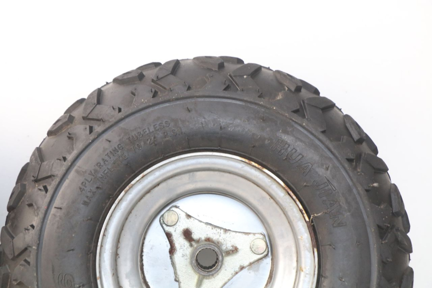 photo de LLANTA TRASERA CHINESE QUAD ATV ENFANT 125 - Primer plano técnico