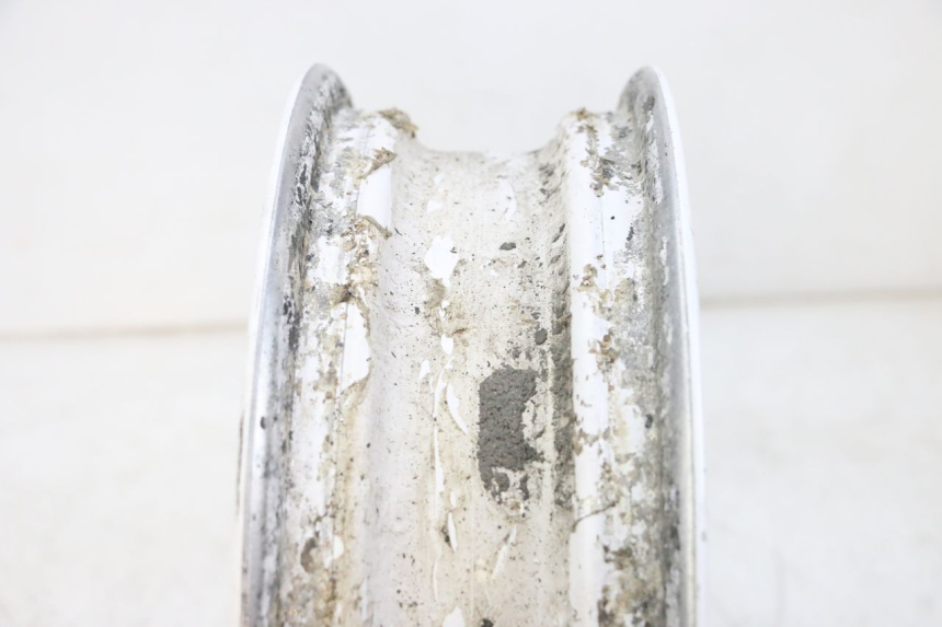 photo de LLANTA TRASERA MBK BOOSTER SPIRIT NAKED 50 (2004 - 2017) - Estado de la superficie y material