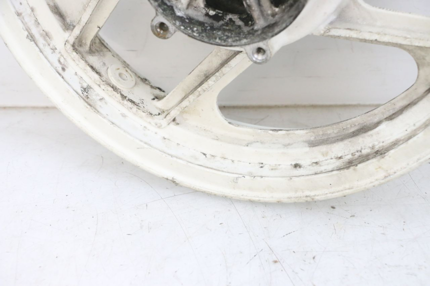 photo de LLANTA TRASERA KAWASAKI GPX R WARBIRD 600 (1988 - 1993) - Primer plano de alta resolución