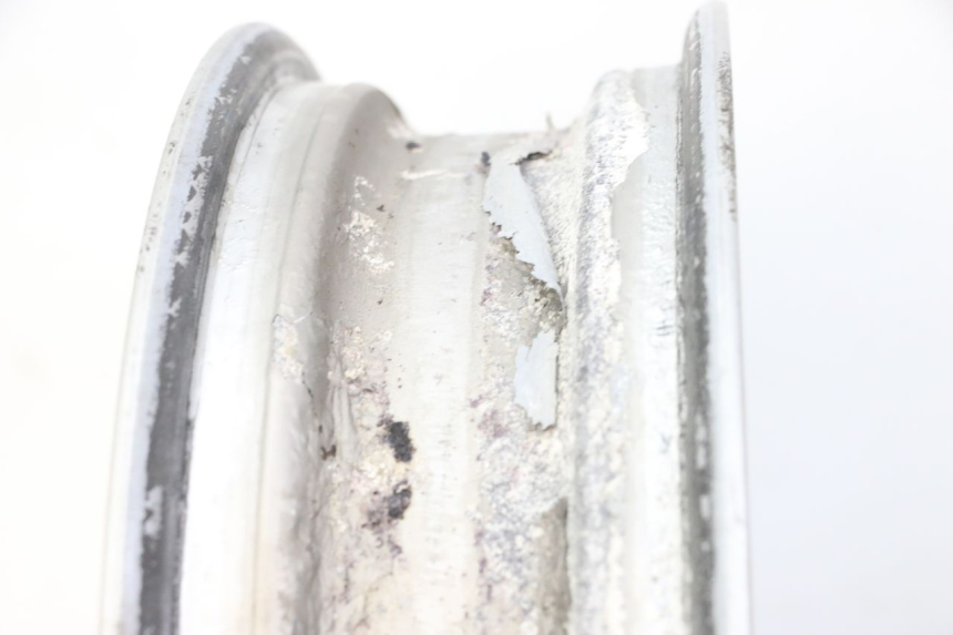 photo de LLANTA TRASERA KYMCO GRAND DINK 125 (2008 - 2014) - Detalles de los puntos de fijación