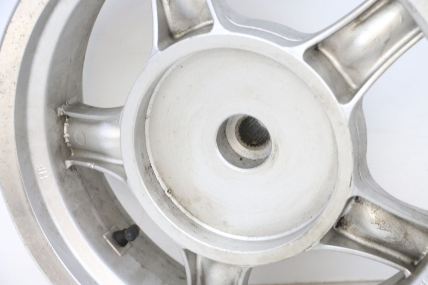 photo de LLANTA TRASERA JM MOTORS GTS 125 (2015 - 2019) - Primer plano de alta resolución