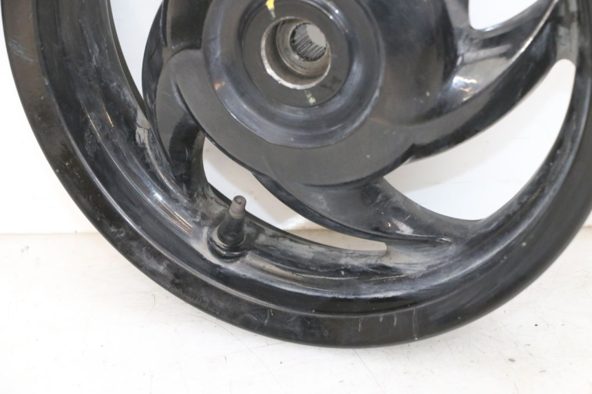 photo de LLANTA TRASERA PIAGGIO NEW TYPHOON 50 (2018 - 2021) - Detalles de los puntos de fijación