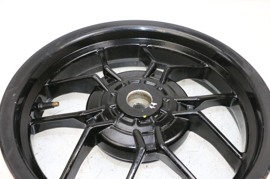 photo de LLANTA TRASERA PIAGGIO NEW TYPHOON 50 (2018 - 2021) - Características distintivas