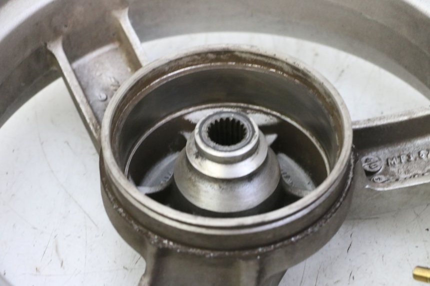 photo de LLANTA TRASERA PEUGEOT VIVACITY NEW 4T 50 (2008 - 2017)