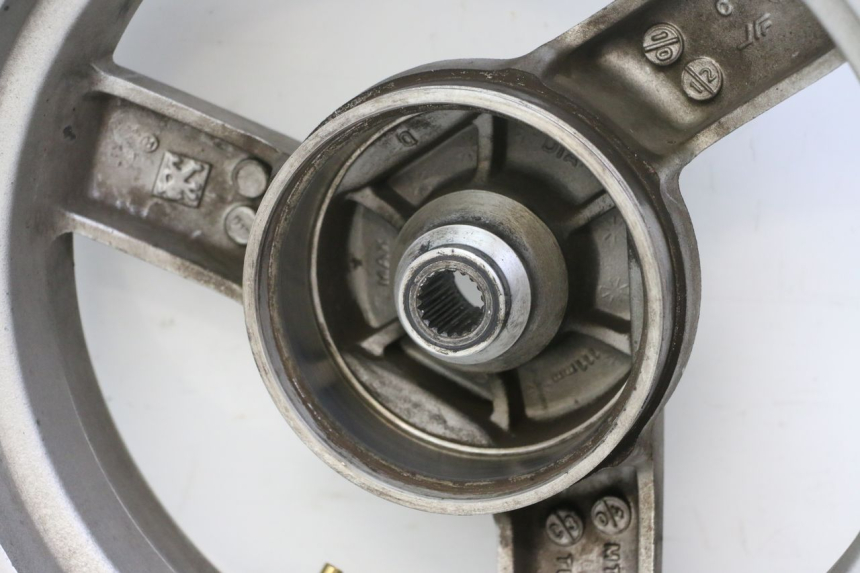 photo de LLANTA TRASERA PEUGEOT VIVACITY NEW 4T 50 (2008 - 2017)