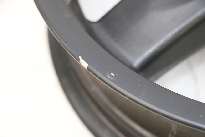 photo de LLANTA TRASERA PIAGGIO XEVO - X EVO 125 (2007 - 2016) - Zoom sobre los componentes