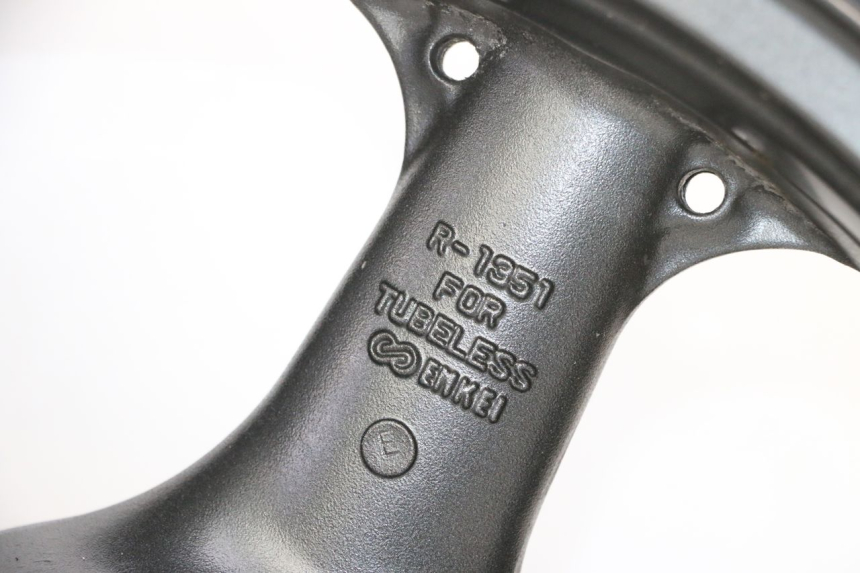 photo de LLANTA TRASERA KAWASAKI ZR 7 750 (1999 - 2001) - Características distintivas