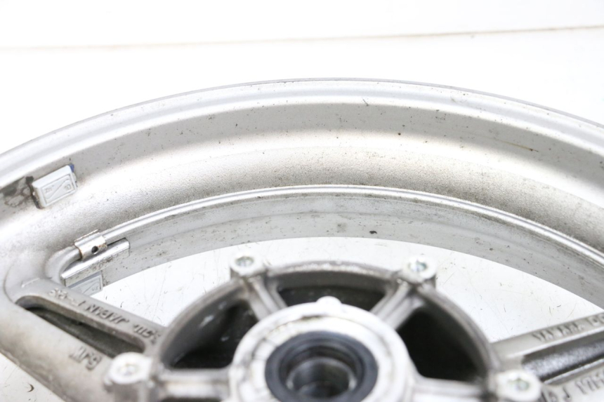 photo de LLANTA DELANTERA YAMAHA FJR ABS 1300 (2006 - 2012) - Primer plano técnico