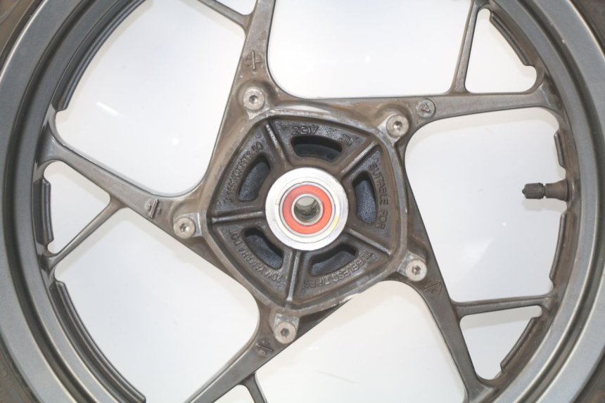 photo de LLANTA DELANTERA  YAMAHA XMAX X-MAX ABS 125 (2014 - 2016) - Otra vista del artículo