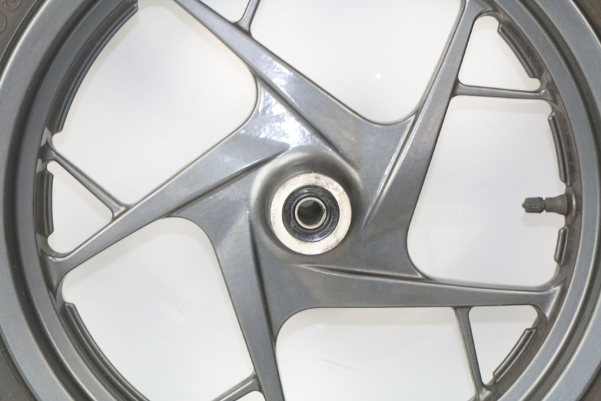 photo de LLANTA DELANTERA  YAMAHA XMAX X-MAX ABS 125 (2014 - 2016) - Detalles de los puntos de fijación