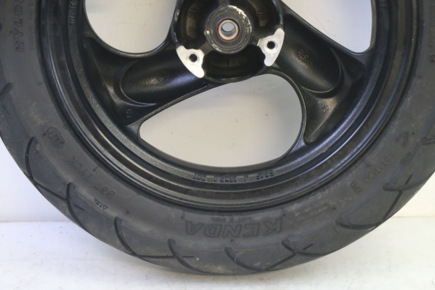 photo de LLANTA DELANTERA Y NEUMÁTICO KYMCO AGILITY 4T 50 (2018 - 2022) - Estado de la superficie y material