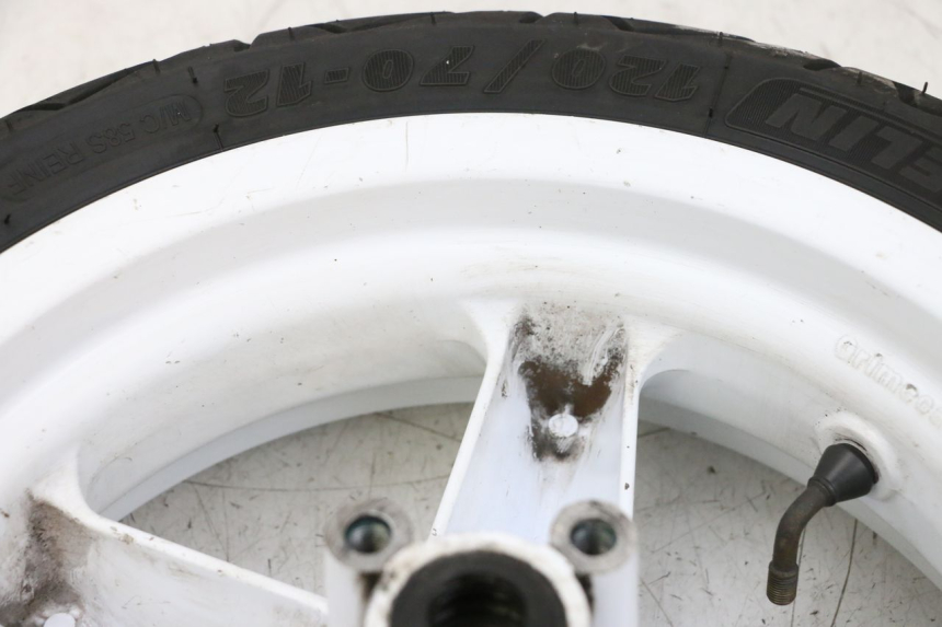 photo de LLANTA DELANTERA Y NEUMÁTICO MBK BOOSTER SPIRIT NAKED 50 (2004 - 2017) - Estado de la superficie y material