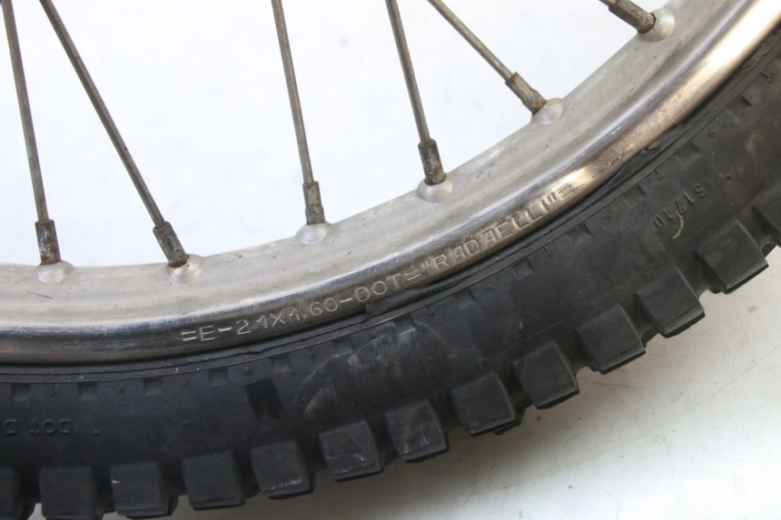 photo de LLANTA DELANTERA Y NEUMÁTICO APRILIA ETX 125 (1998 - 2002)