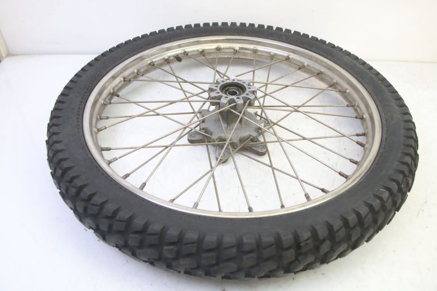 photo de LLANTA DELANTERA Y NEUMÁTICO APRILIA ETX 125 (1998 - 2002)