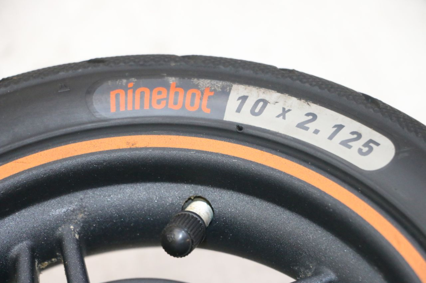 photo de RINDE DELANTERA Y NEUMÁTICO SEGWAY NINEBOT F65I 1