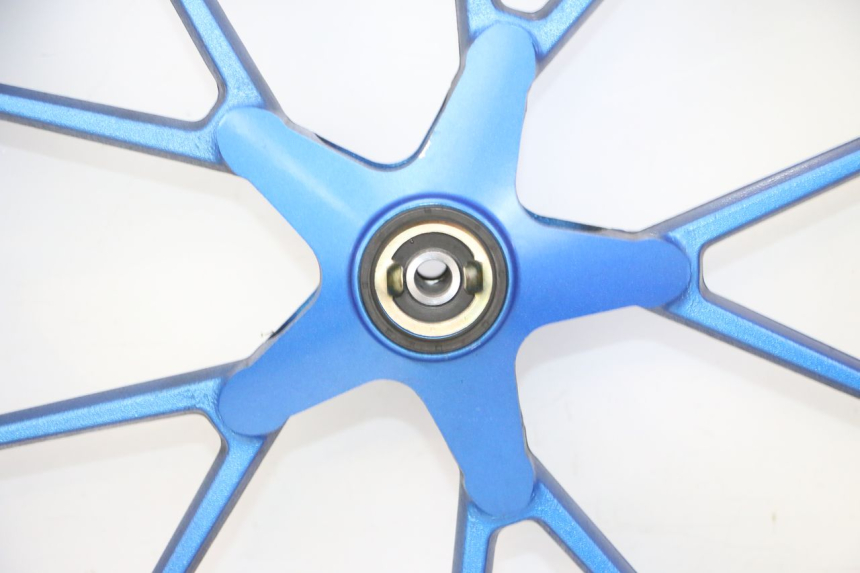 photo de LLANTA DELANTERA Y NEUMÁTICO STAHO FH 50 (2018 - 2019)