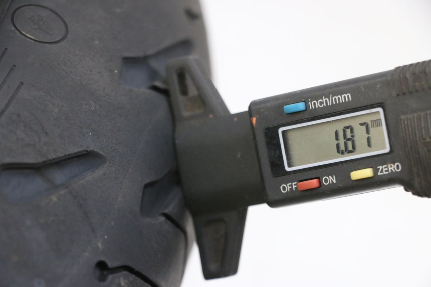 photo de LLANTA DELANTERA Y NEUMÁTICO YAMAHA FJR ABS 1300 (2006 - 2012) - Detalle de la pieza