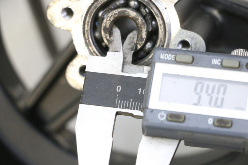 photo de LLANTA DELANTERA Y NEUMÁTICO HITWAY H5 1