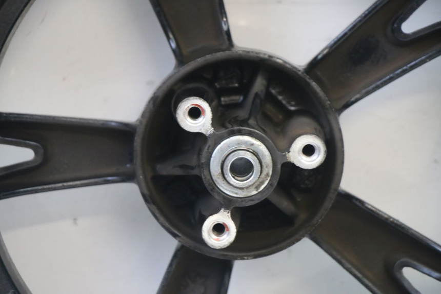 photo de LLANTA DELANTERA Y NEUMÁTICO PEUGEOT KISBEE 4T 50 (2018 - 2022)