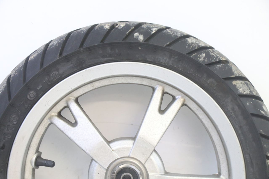 photo de LLANTA DELANTERA Y NEUMÁTICO PEUGEOT KISBEE 4T 50 (2018 - 2022)