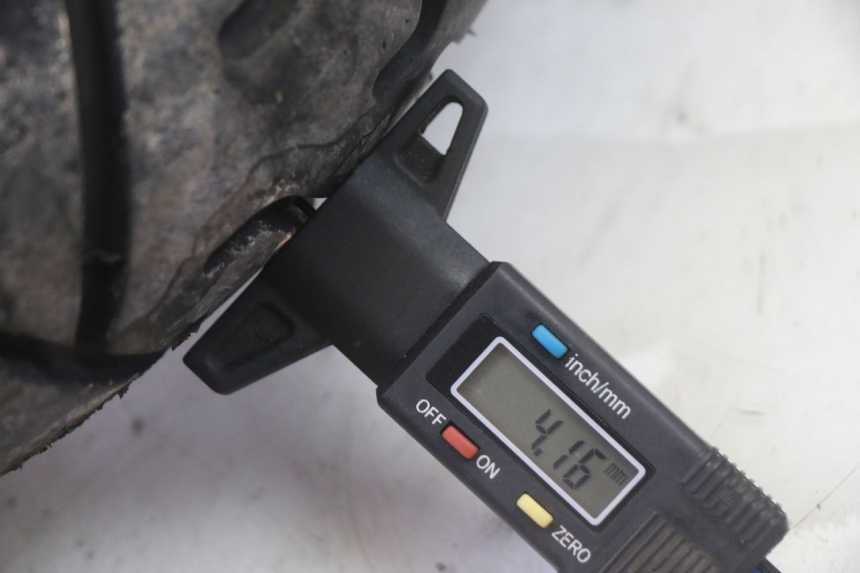 photo de LLANTA DELANTERA Y NEUMÁTICO PEUGEOT KISBEE 4T 50 (2018 - 2022)