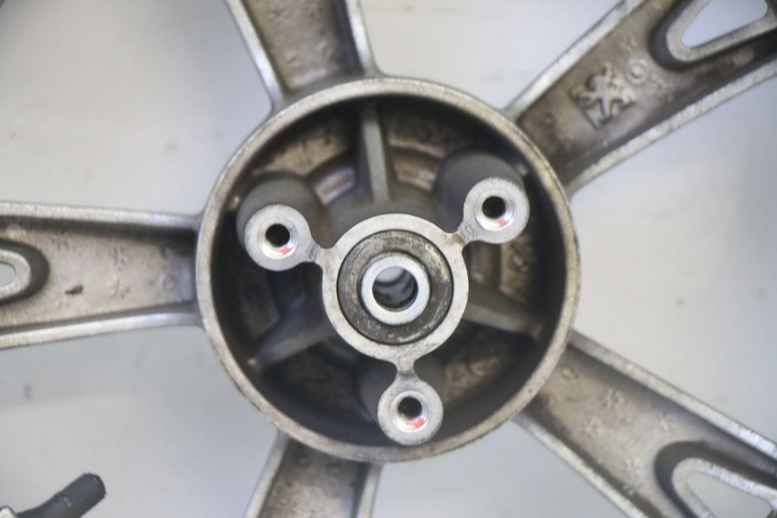 photo de LLANTA DELANTERA Y NEUMÁTICO PEUGEOT KISBEE 4T 50 (2018 - 2022)