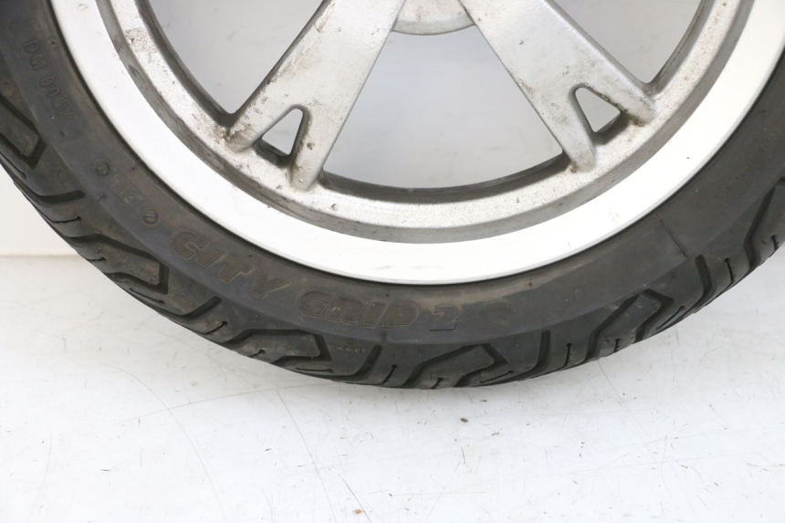 photo de LLANTA DELANTERA Y NEUMÁTICO PEUGEOT KISBEE 4T 50 (2010 - 2017)