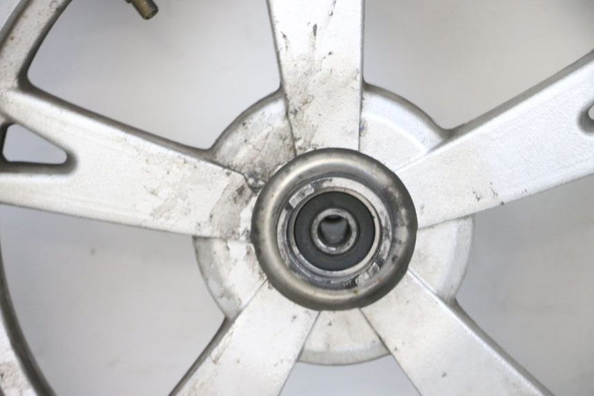 photo de LLANTA DELANTERA Y NEUMÁTICO PEUGEOT KISBEE 4T 50 (2010 - 2017)