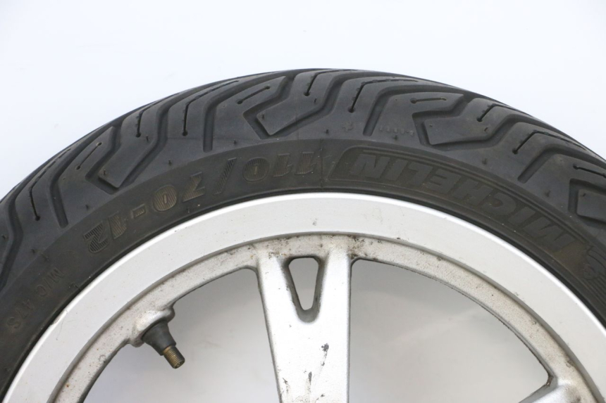 photo de LLANTA DELANTERA Y NEUMÁTICO PEUGEOT KISBEE 4T 50 (2010 - 2017)