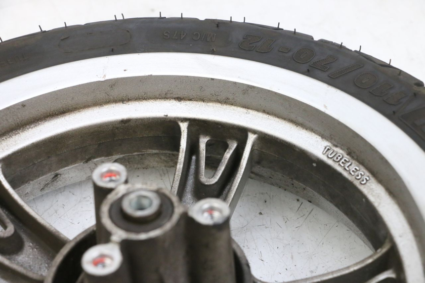 photo de LLANTA DELANTERA Y NEUMÁTICO PEUGEOT KISBEE 4T 50 (2010 - 2017)