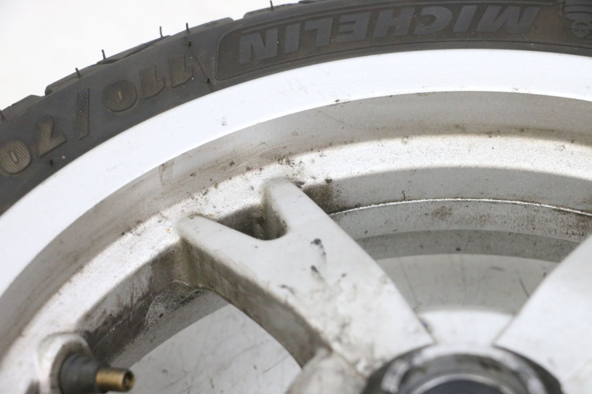 photo de LLANTA DELANTERA Y NEUMÁTICO PEUGEOT KISBEE 4T 50 (2010 - 2017)