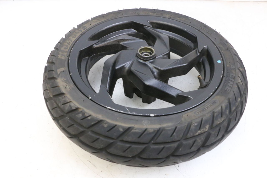 photo de LLANTA DELANTERA Y NEUMÁTICO SYM ORBIT III 3 4T 50 (2021 - 2025) - Recambio usado revisado