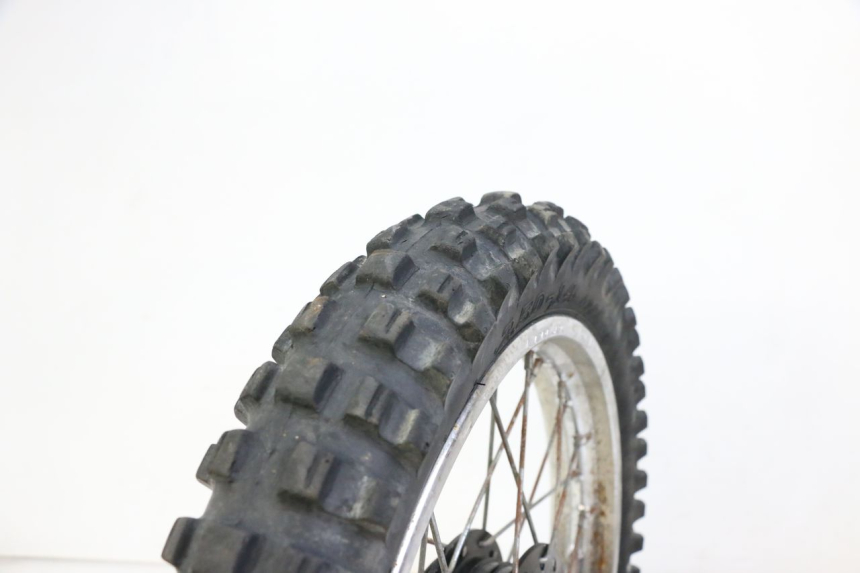 photo de LLANTA DELANTERA Y NEUMÁTICO YAMAHA PW 80 (1983 - 2014)