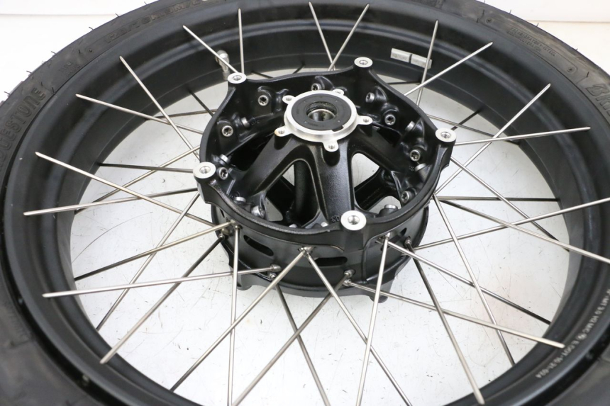 photo de LLANTA DELANTERA Y NEUMÁTICO BMW R GS 1250 (2021 - 2024) - Recambio usado revisado