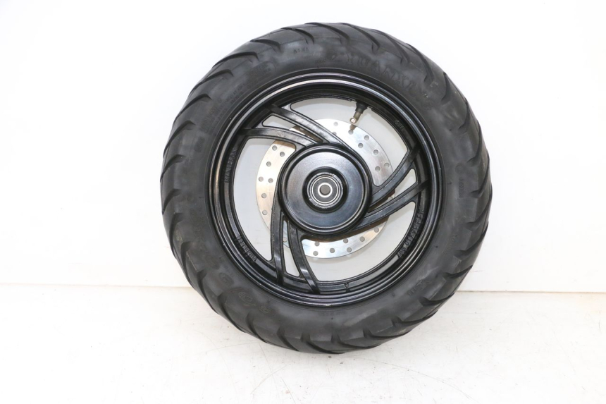 photo de LLANTA DELANTERA Y NEUMÁTICO JM MOTORS SANTANA 50 (2014 - 2023) - Detalles de los puntos de fijación