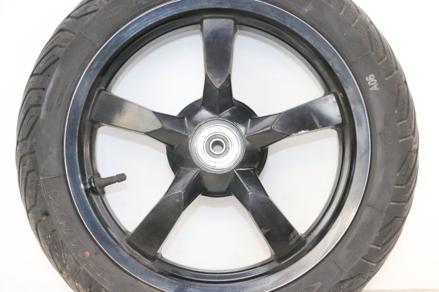 photo de LLANTA DELANTERA Y NEUMÁTICO PEUGEOT SATELIS 125 (2013 - 2018) - Zoom sobre los componentes