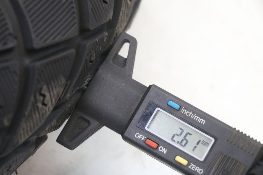 photo de LLANTA DELANTERA Y NEUMÁTICO APRILIA SCARABEO GT TOURING 125 (1999 - 2005)
