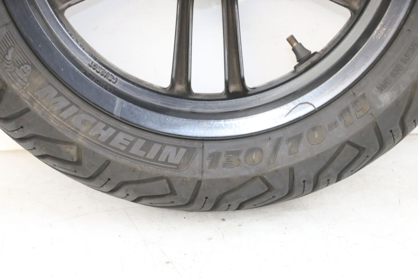 photo de LLANTA DELANTERA Y NEUMÁTICO PEUGEOT SPEEDFIGHT 4 4T EFI 50 (2021 - 2025) - Inspección visual detallada