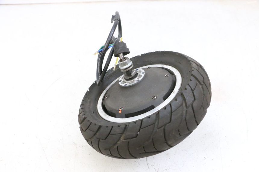 photo de RINCON DELANTERO Y NEUMÁTICO DUALTRON VICTOR LIMITED 1