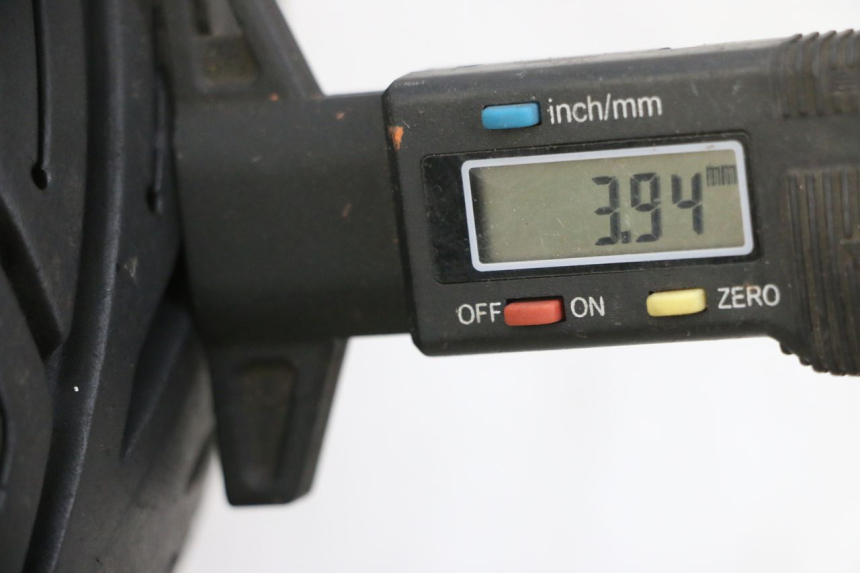 photo de LLANTA DELANTERA Y NEUMÁTICO PIAGGIO XEVO - X EVO 125 (2007 - 2016) - Zoom estado de uso