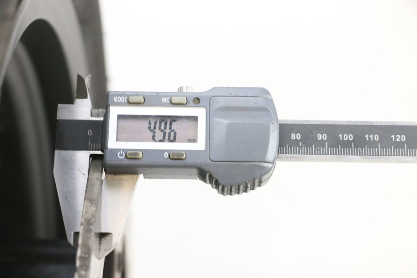 photo de LLANTA DELANTERA Y NEUMÁTICO PIAGGIO XEVO - X EVO 125 (2007 - 2016) - Otra perspectiva