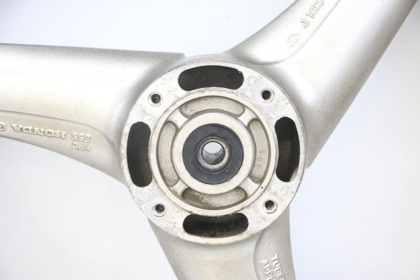 photo de LLANTA DELANTERA Y NEUMÁTICO HONDA XLV VARADERO 125 (2000 - 2006)