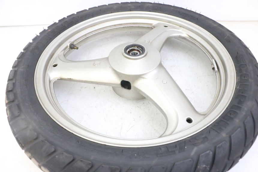 photo de LLANTA DELANTERA Y NEUMÁTICO HONDA XLV VARADERO 125 (2000 - 2006)