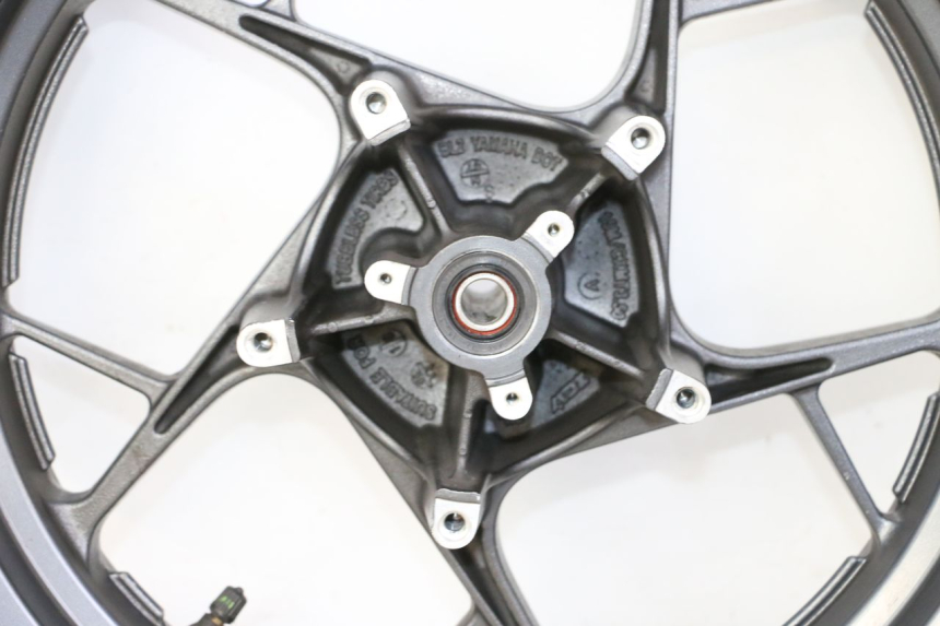 photo de LLANTA DELANTERA Y NEUMÁTICO YAMAHA XMAX X-MAX 125 (2021 - 2025)