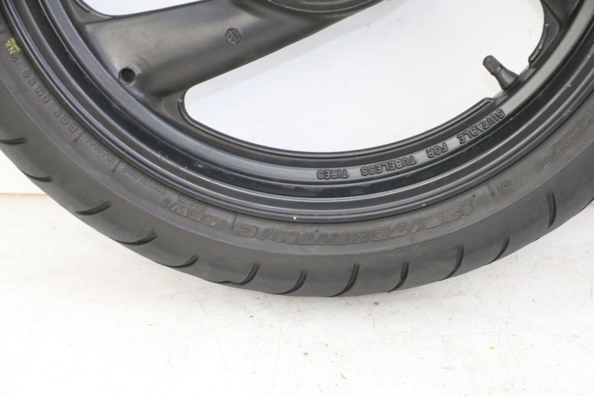 photo de LLANTA DELANTERA Y NEUMÁTICO YAMAHA FZS FAZER 600 (2001 - 2003)