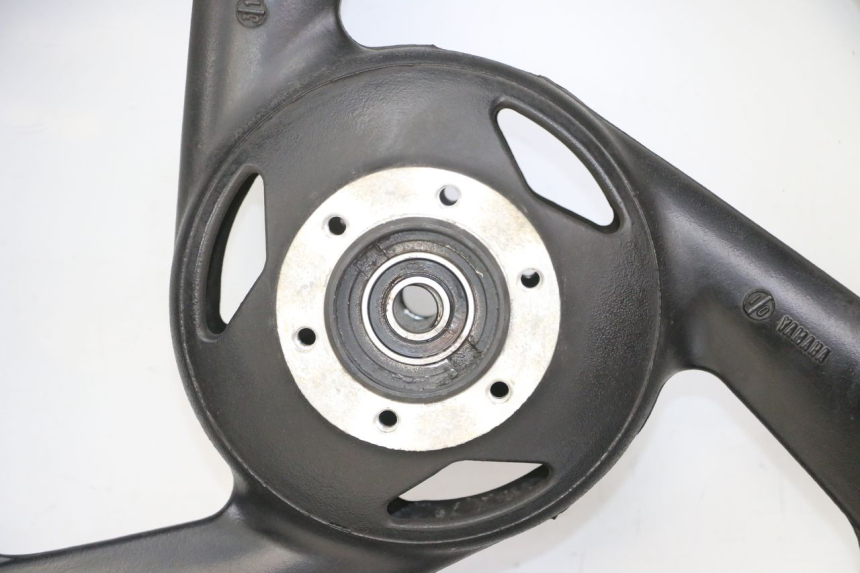 photo de LLANTA DELANTERA Y NEUMÁTICO YAMAHA FZS FAZER 600 (2001 - 2003)