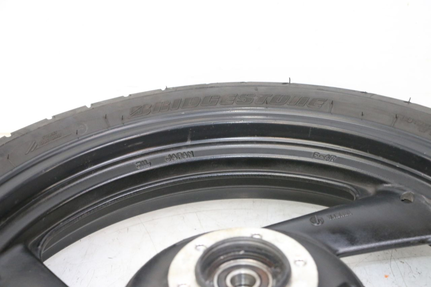 photo de LLANTA DELANTERA Y NEUMÁTICO YAMAHA FZS FAZER 600 (2001 - 2003)