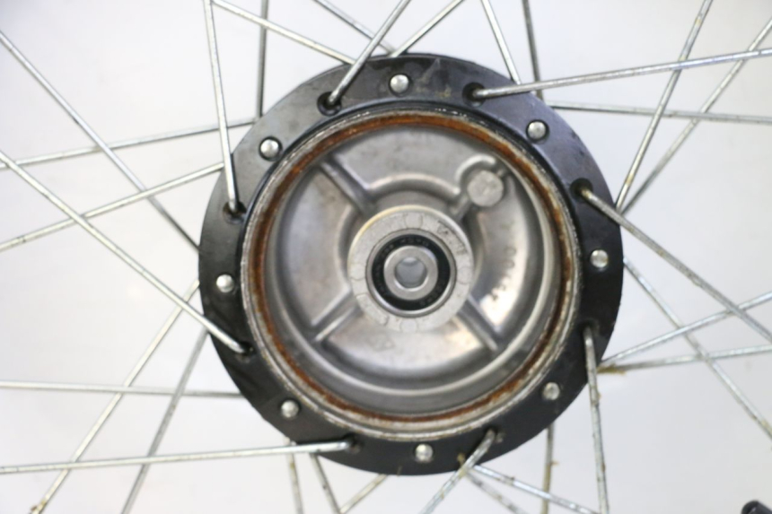 photo de LLANTA DELANTERA Y NEUMÁTICO YAMAHA PW 80 (1983 - 2014)